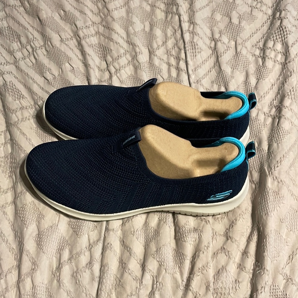 Sketchers Slip on Sneakers